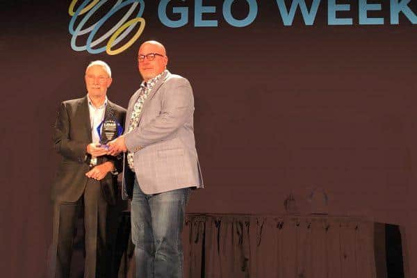 Geo-Week-Award-Shawn-recieving-scaled-600x400-1