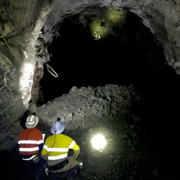 安全、快速、简便地绘制地下硬岩矿山地图